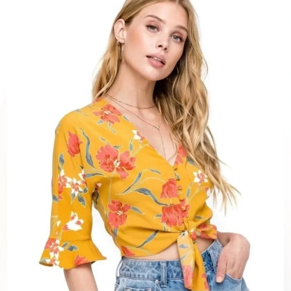 ASTR The Label Floral V-Neck Flutter Sleeve Tie Front Top Size Small Mustard